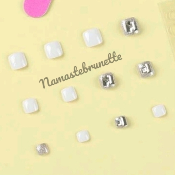 Rhinestone French Manicure Press On Toenails - Picture 8 of 17